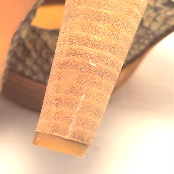NWOT STUART WEITZMAN Mint Green Snakeskin Peep Toe Heels - Picture 7 of 15